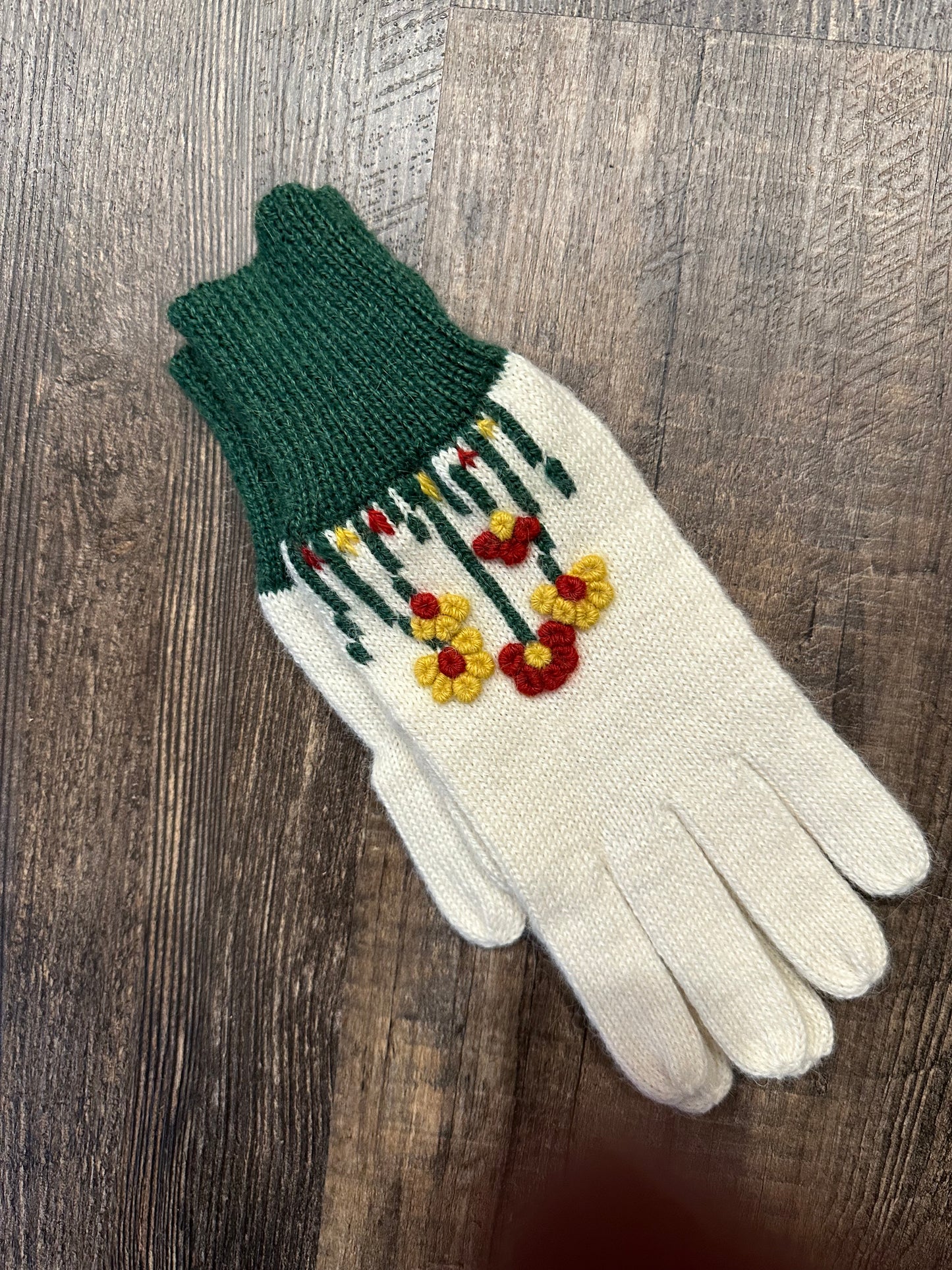 Gloves-Embroidered Garden